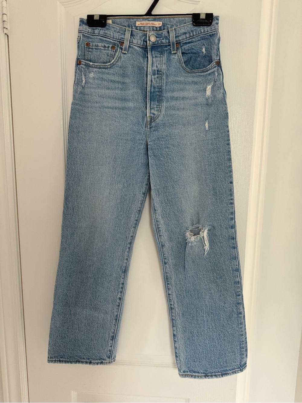 Levi’s Ribcage Straight Ankle - medium wash with rips